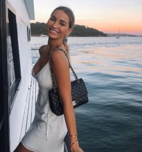 Top 15 Popular Australian Instagram Models to Follow 2023